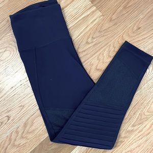 Reebok High Waist Tight Fit Leggings with Mesh Size XS NWT's